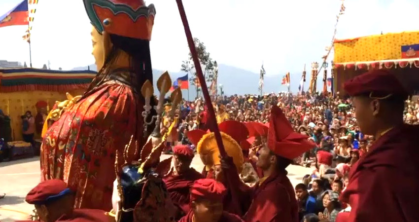Sagadawa festival tibet