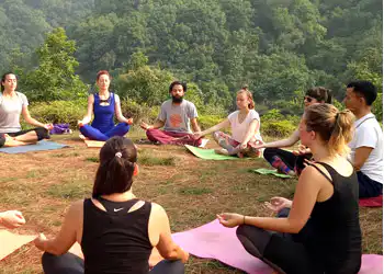 Nepalda yoga safari