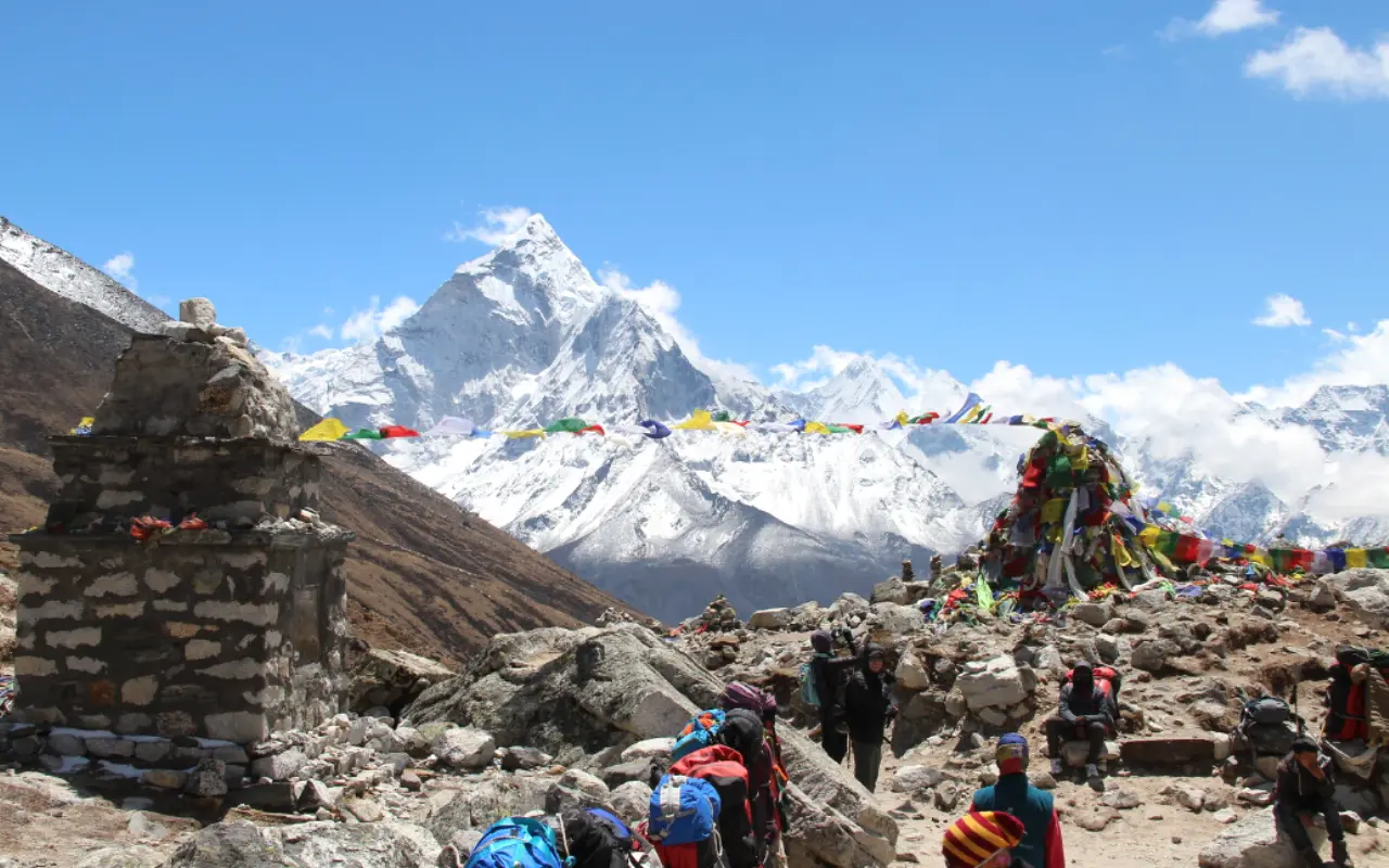 Trekkers on the way to Everest Base Camp